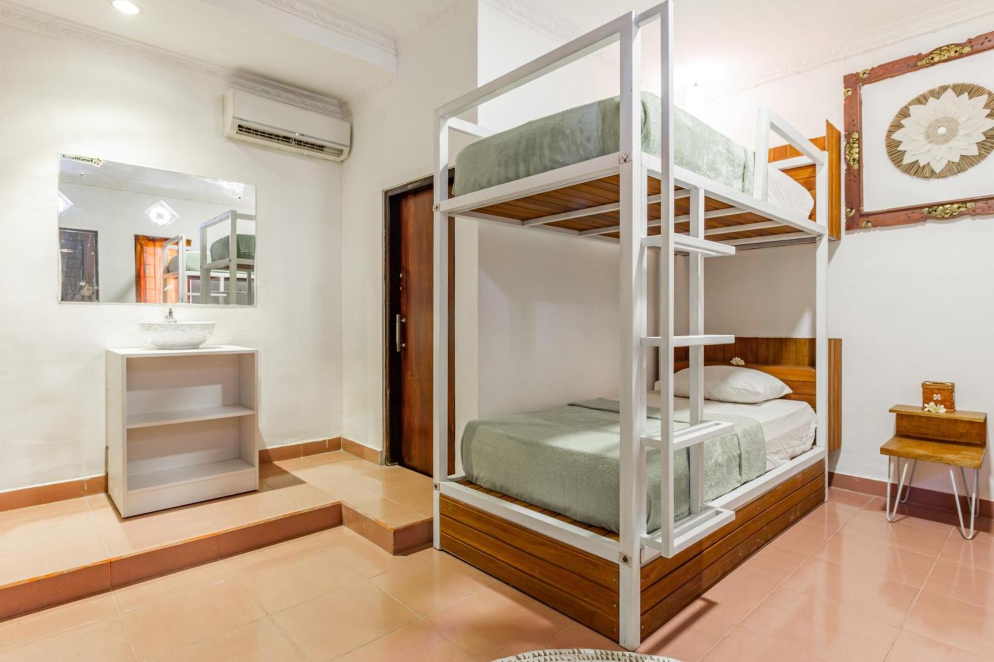 ג'ימבאראן Capital O 93944 Geweka Homestay מראה חיצוני תמונה