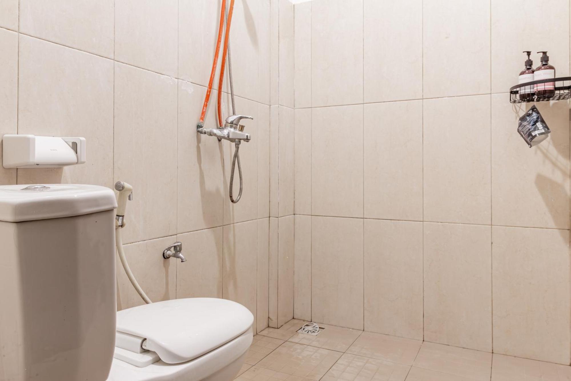 ג'ימבאראן Capital O 93944 Geweka Homestay מראה חיצוני תמונה