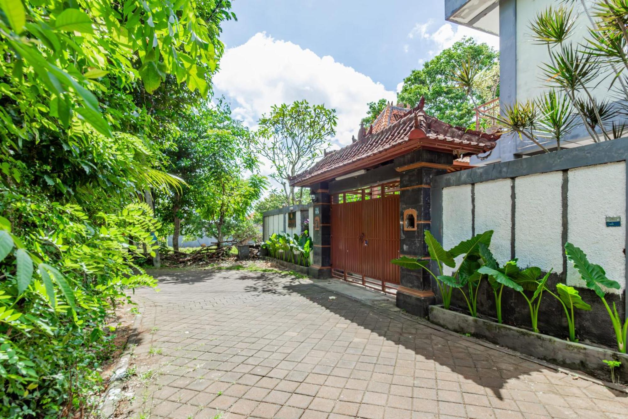 ג'ימבאראן Capital O 93944 Geweka Homestay מראה חיצוני תמונה